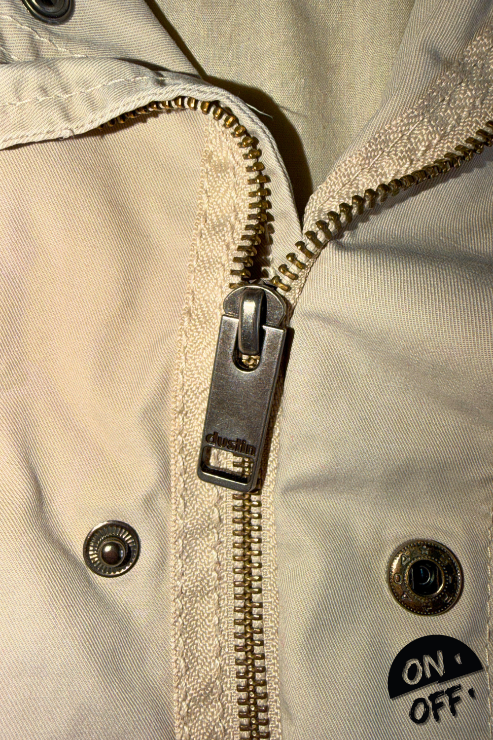Dustin Abrigo M — detalle 3