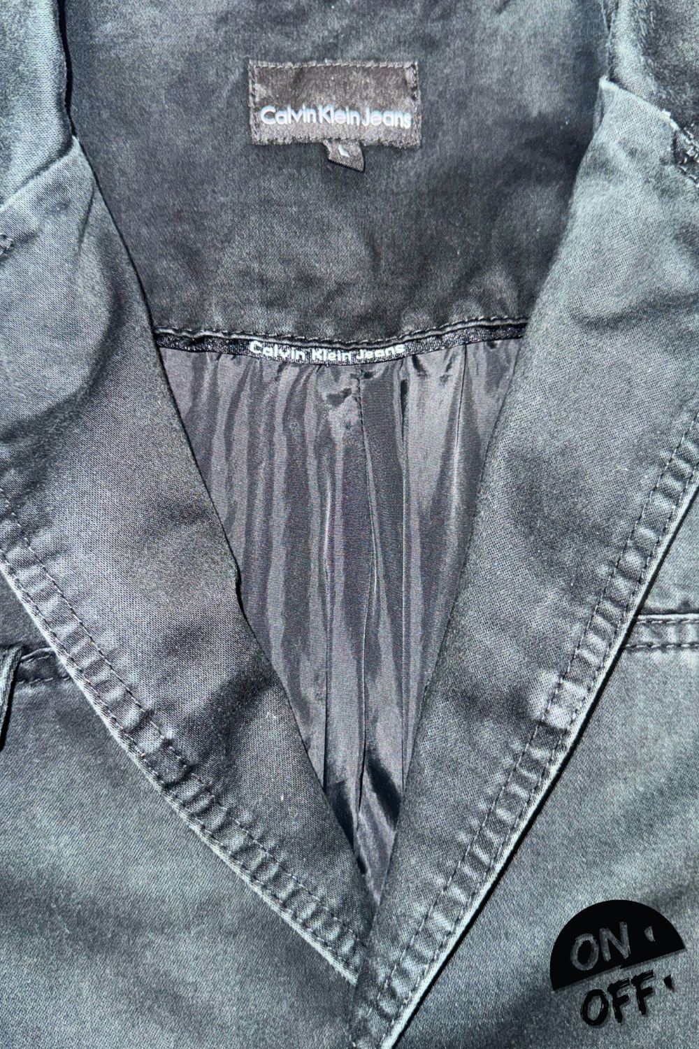 Calvin Klein Jeans Abrigo L — detalle 3